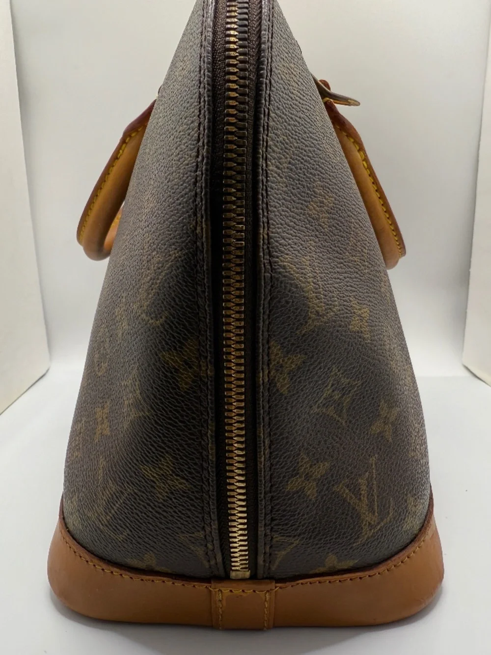 HERMOSA LOUIS VUITTON ALMA BAG! - Picture 7 of 17